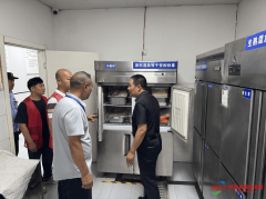 商丘市梁园区春风街道：餐饮查抄护双安 